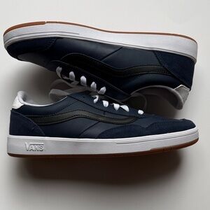 Vans Old Skool Low-Top Sneakers In Navy/Black